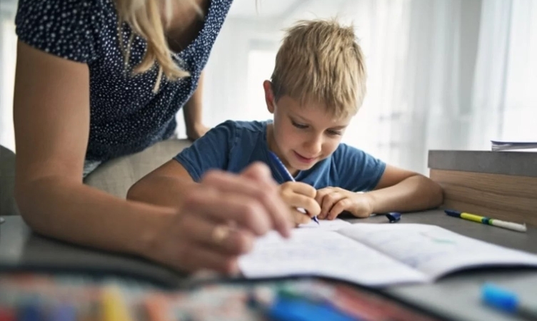 «Утомляют не трудности, а отсутствие понимания „зачем“»: Оксана Демьяненко об инициативе депутатов Государственной Думы отменить домашние задания в школе